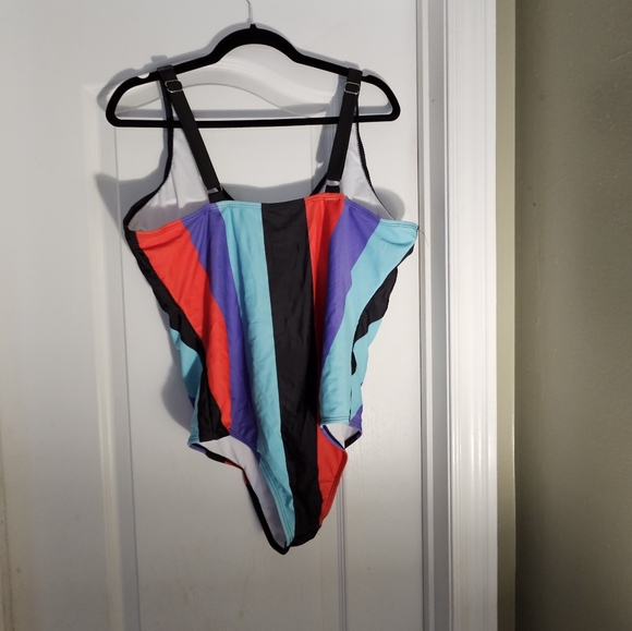 Bathing Suit - Picture 3 of 5